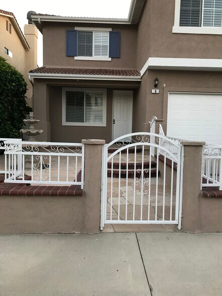 Building Photo - 6 Red Coat Pl