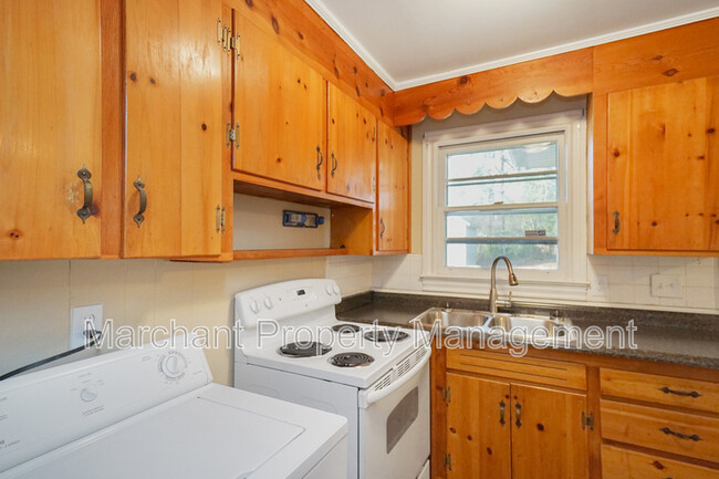 Building Photo - 23 Brownwood Dr