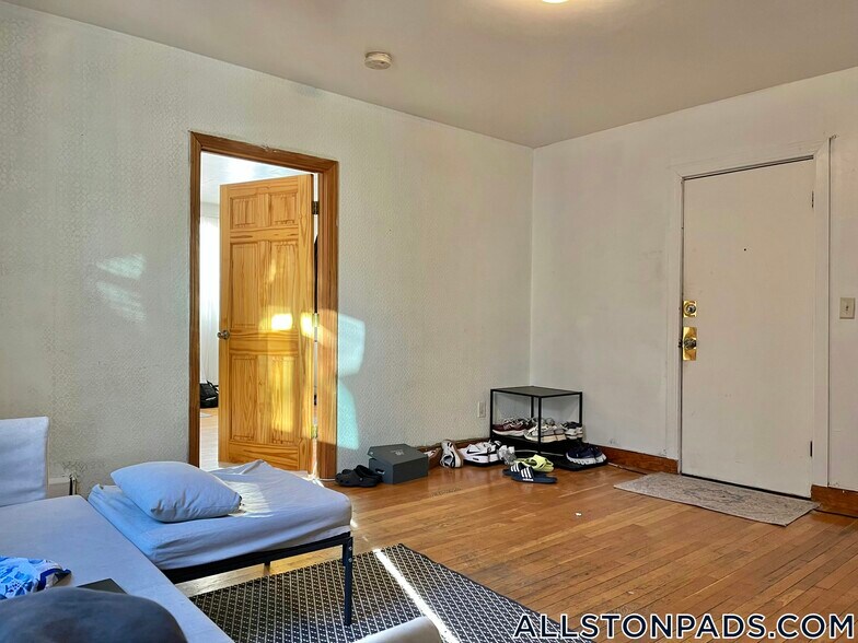 Building Photo - 26 Greylock Rd