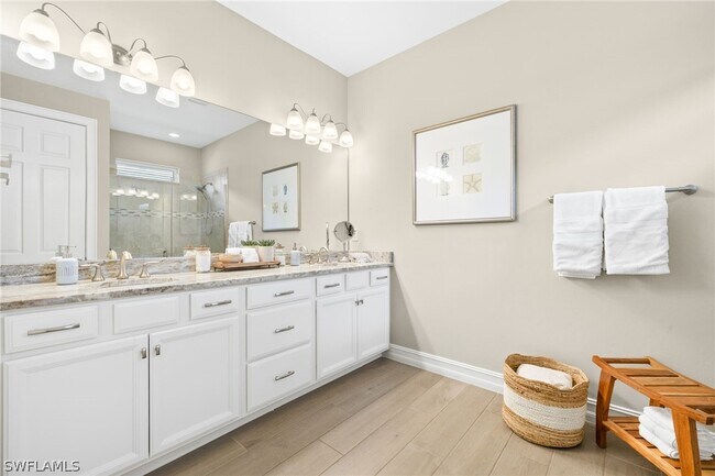 Building Photo - 14546 Tropical Dr