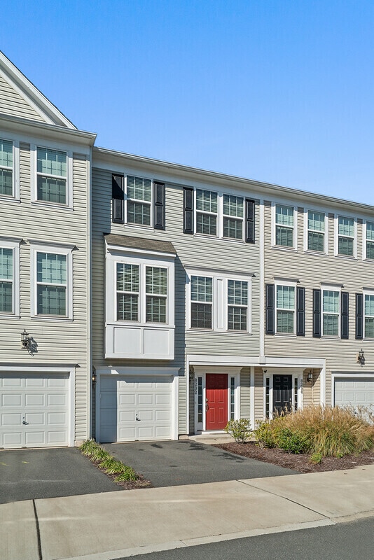 Building Photo - 8292 Heritage Crossing Ct