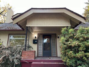 Building Photo - Charming and Spacious 4 Bed, 2.5 Bath Home near Downtown