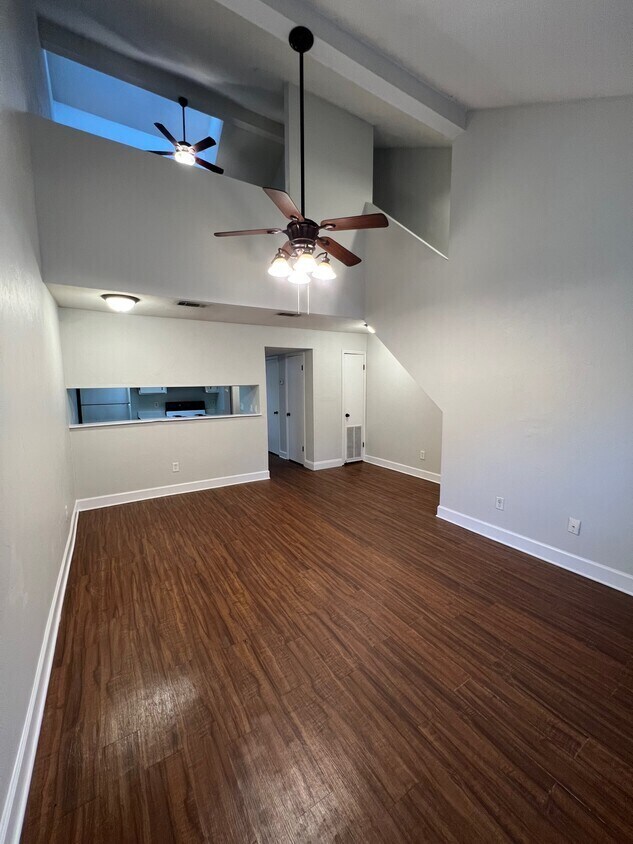 Building Photo - 1206 Stone Green St