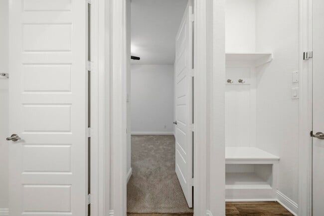 Building Photo - 10906 Perennial Mist Dr