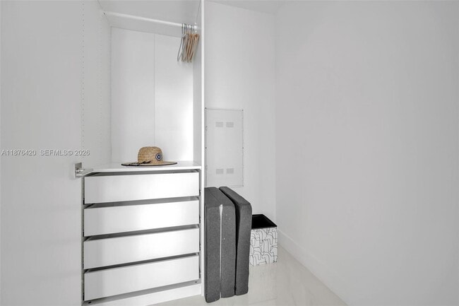 Building Photo - 17550 Collins Ave