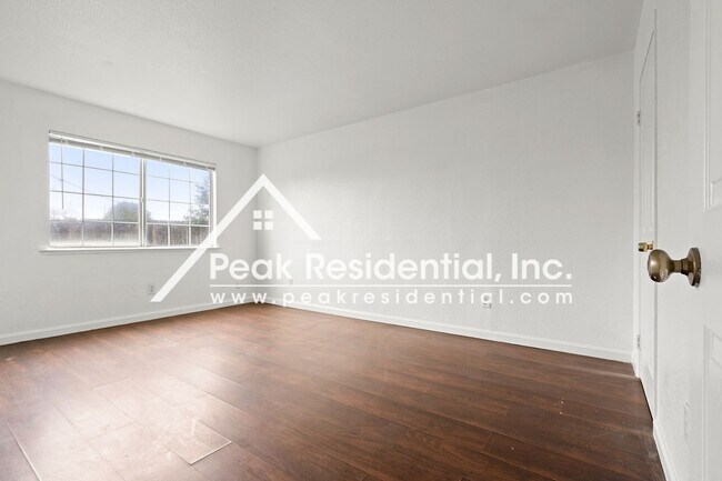 Building Photo - Croetto10540