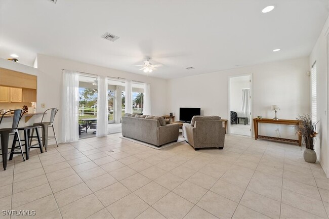 Building Photo - 2865 SW 25th Ave