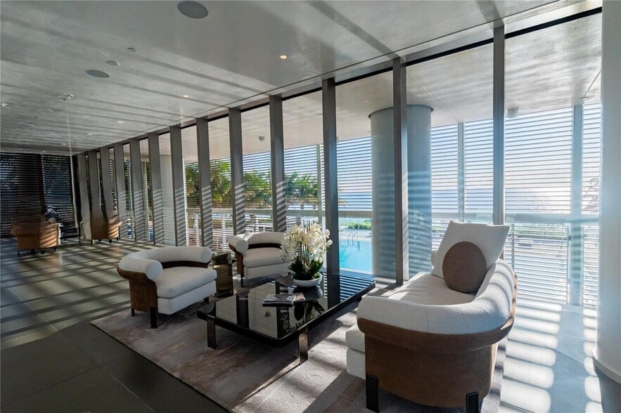 Building Photo - 2000 S Ocean Dr