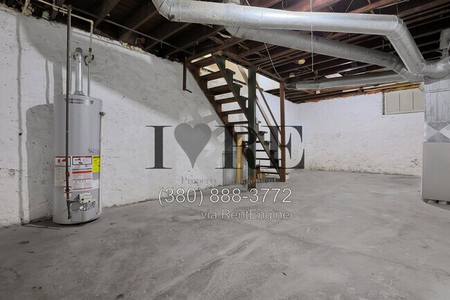 Building Photo - 1269 E Livingston Ave