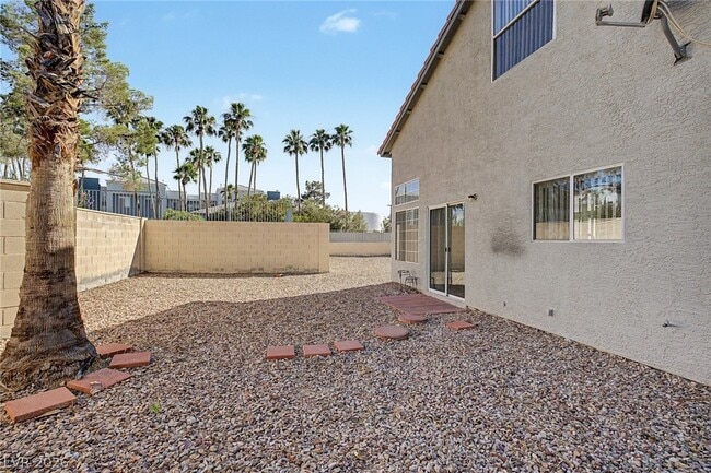 Building Photo - 2223 Ramsgate Dr