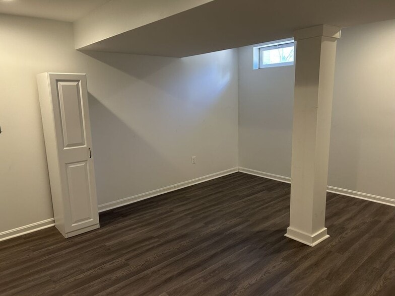 Building Photo - 20573 Breezyhill Dr