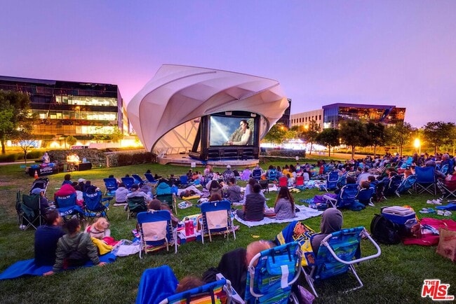 Building Photo - 13045 Pacific Promenade