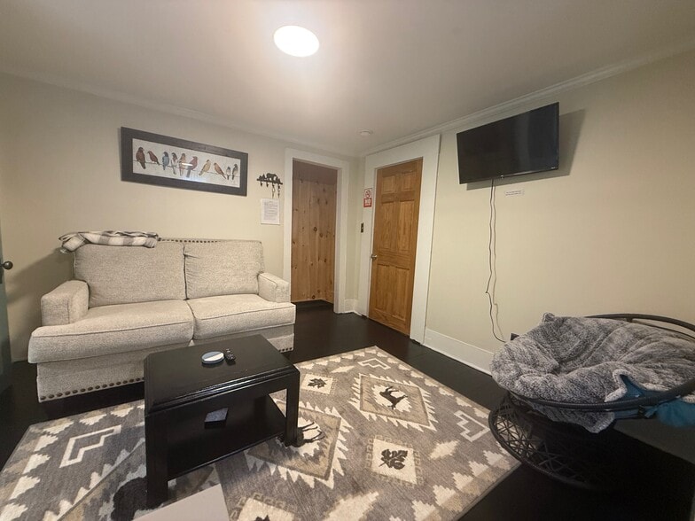 Building Photo - 51 Front St