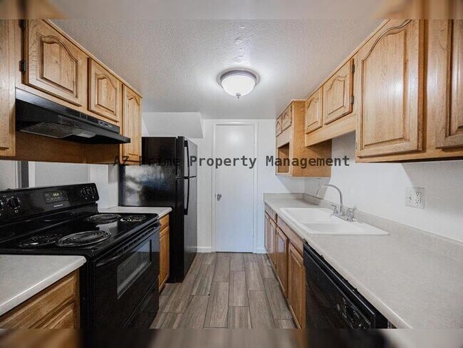 Building Photo - 8445 N 34th Ave