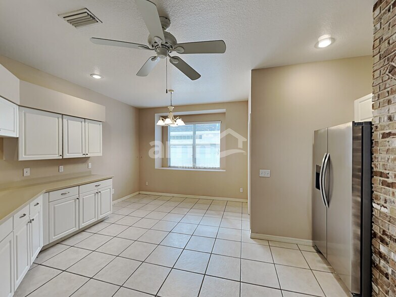 Building Photo - 6648 Thackston Dr