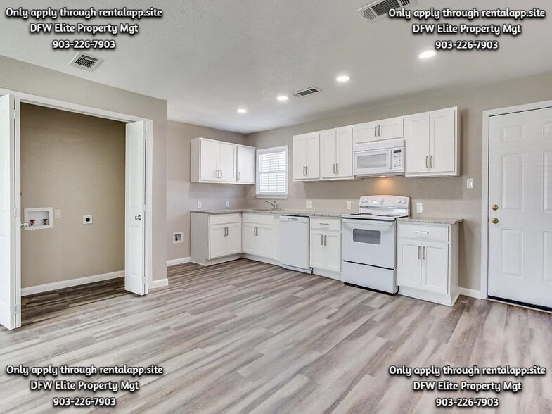 Building Photo - 3014 Poplar St