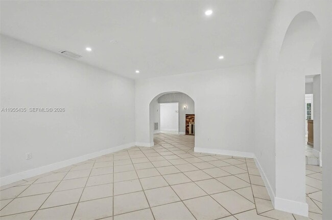 Building Photo - 5936 SW 29th St