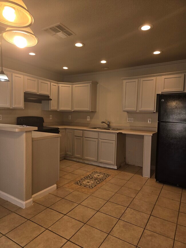 Building Photo - 9570 Bowen dr