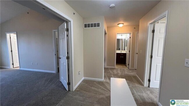 Building Photo - 251 Milkweed Dr