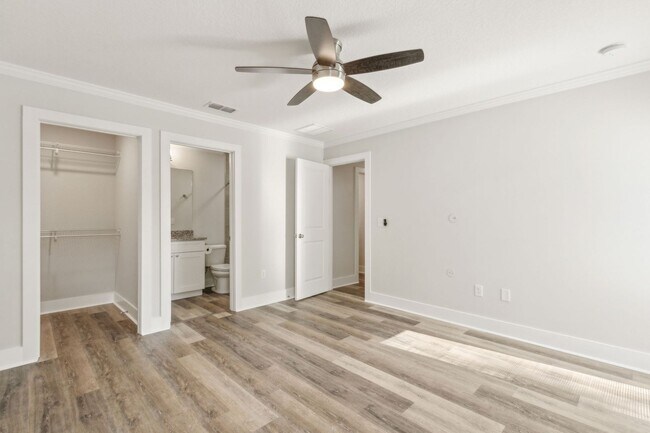 Building Photo - Live the Island Life – Move-In Ready 3 Bed...