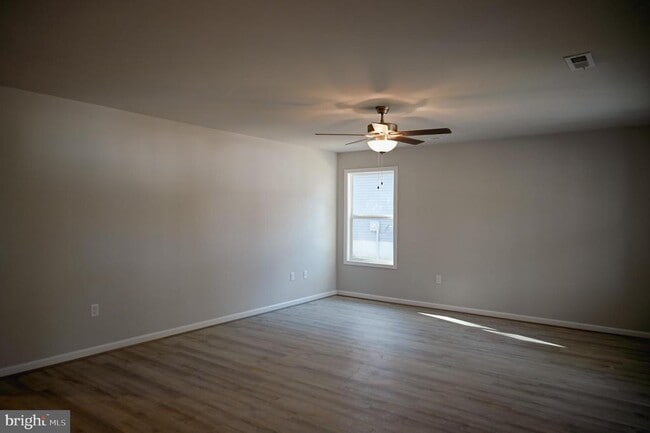 Building Photo - 86 Woodbine Dr