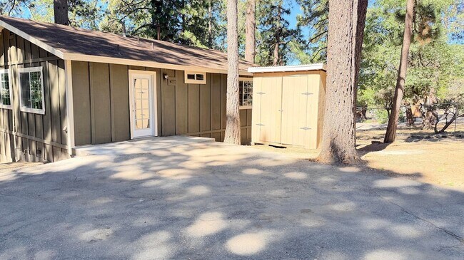 Building Photo - 52830 Pine Cove Rd