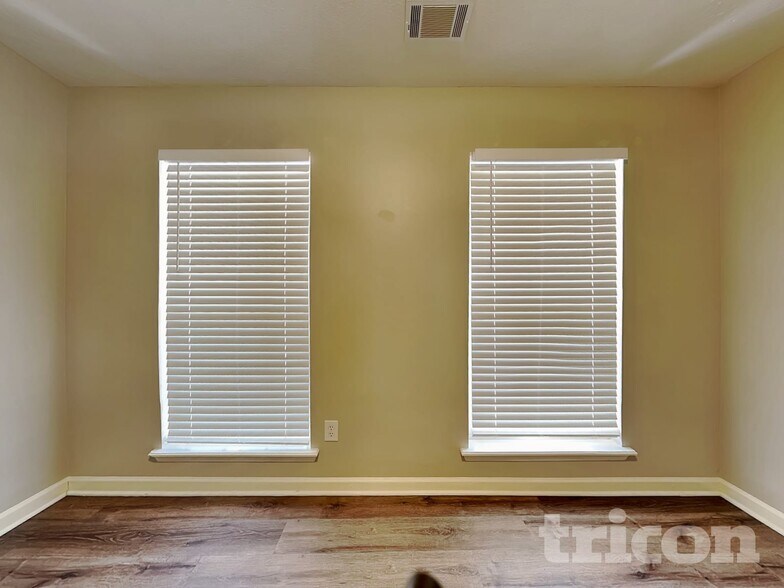 Building Photo - 1338 Wendell Ln