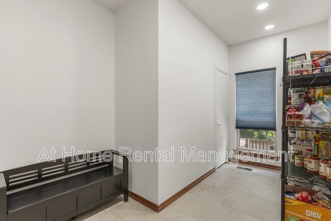 Building Photo - 1220 Renaissance Dr