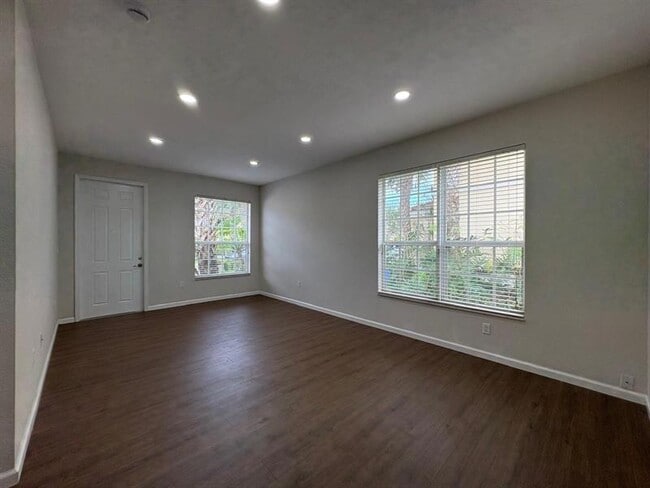 Building Photo - 3245 NW 31st Terrace
