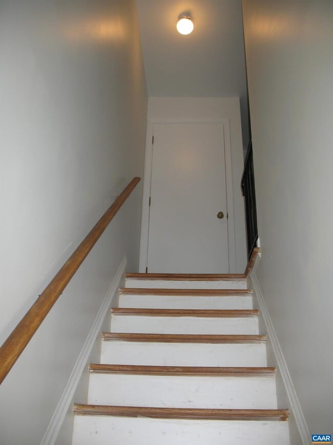 Building Photo - 270 Albert Ct