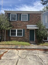 Building Photo - 202 Myrtlewood Cir