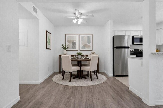 Building Photo - 2929 Antique Oaks Cir