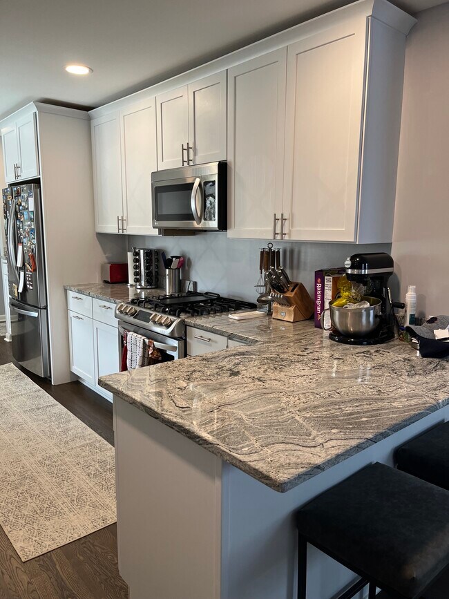 Building Photo - 8445 N Greenvale Rd