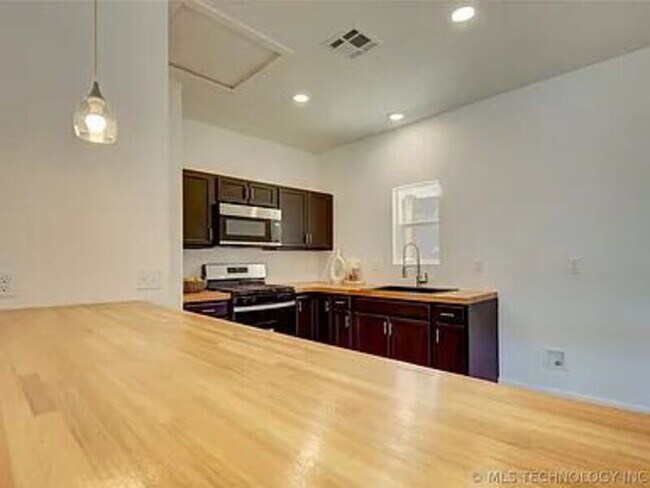 Building Photo - 3608 S 31st W Ave