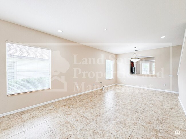 Building Photo - 1762 Altavista Cir