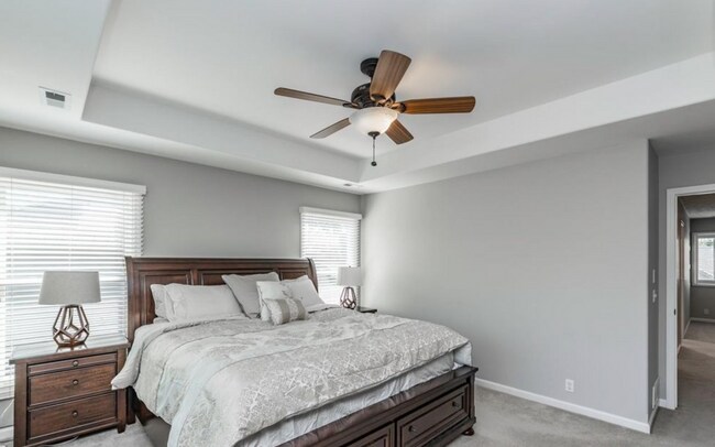 Building Photo - Stunning 4 Bedroom Elkhorn Home!!
