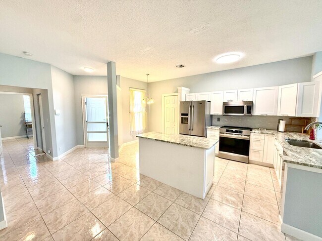 Building Photo - 3162 Via Poinciana