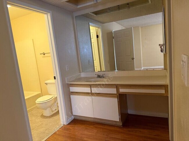 Building Photo - *** Please call us @ 661-266-1400 for information on availability, showings and applications proc...