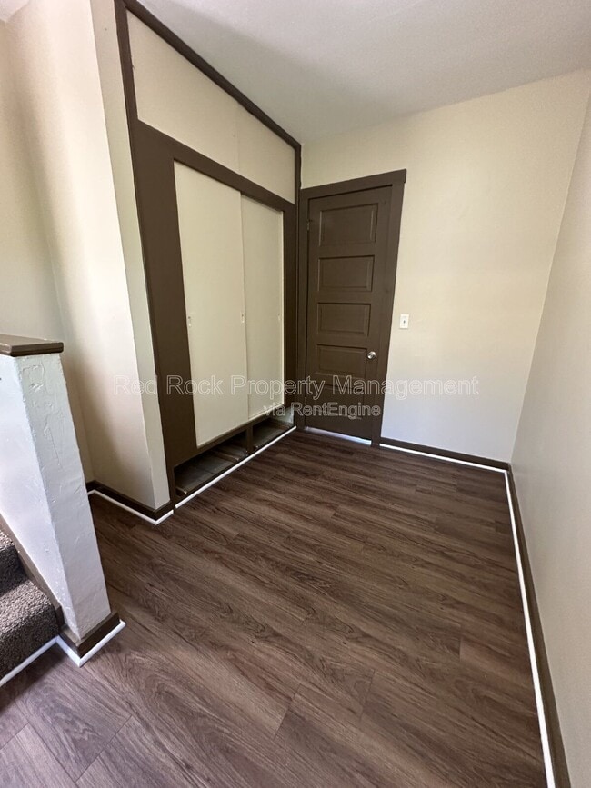 Building Photo - 835 Elm St