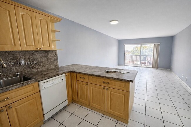 Building Photo - 8005 Lake Dr