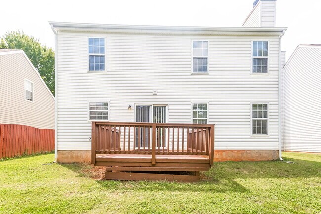 Building Photo - 922 Grassy Patch Ln