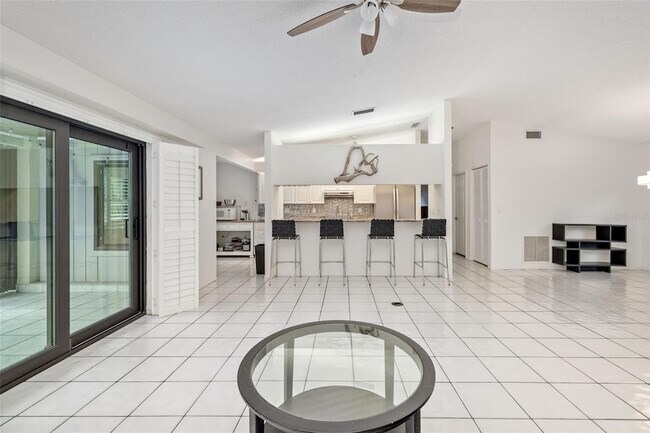 Building Photo - 4814 Country Oaks Blvd