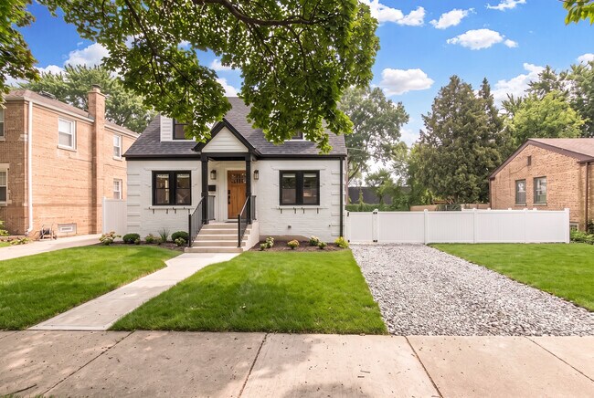 Building Photo - 7111 N Mason Ave