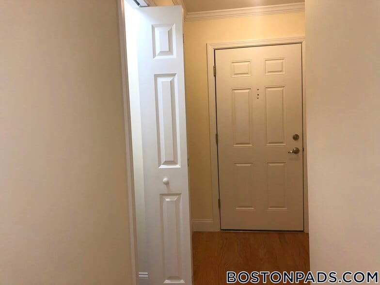 Building Photo - 20 Chauncy St