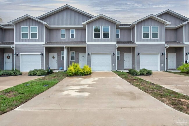 Primary Photo - 6316 Grove Park Dr