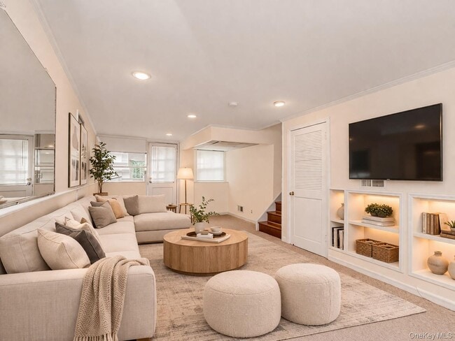 Building Photo - 42 Tower Hill Dr