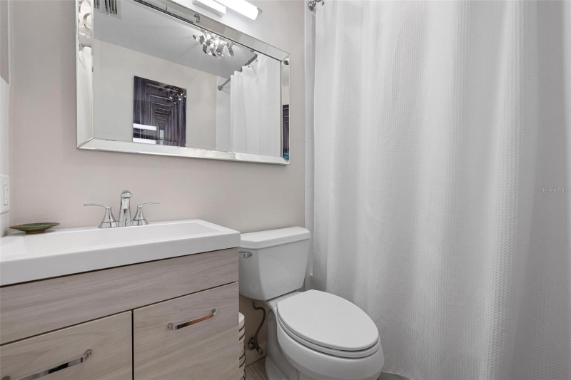 Building Photo - 226 Chartley Ct N