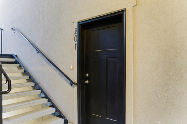 Primary Photo - 4716 W Grady Ln