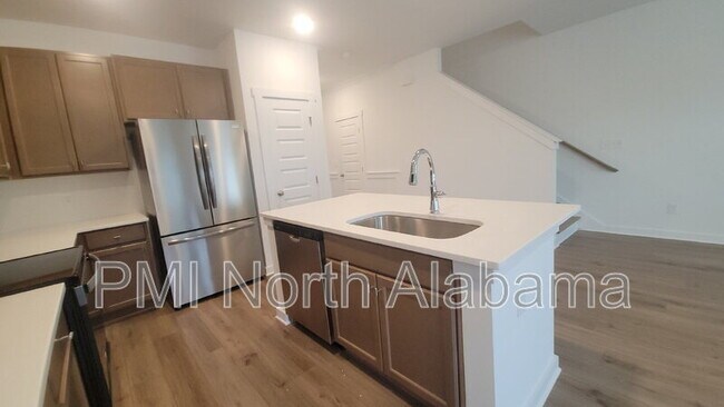 Building Photo - 7601 Discovery Pt Dr NW