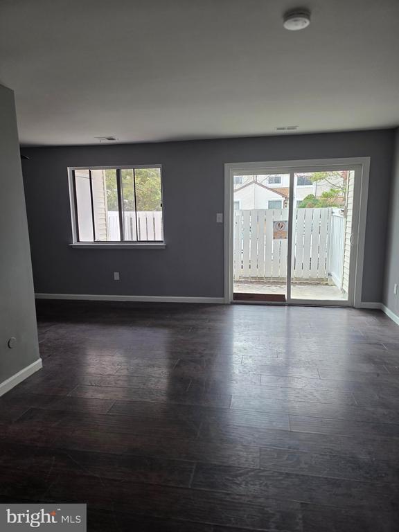 Building Photo - 2515 Cottonwood Ct